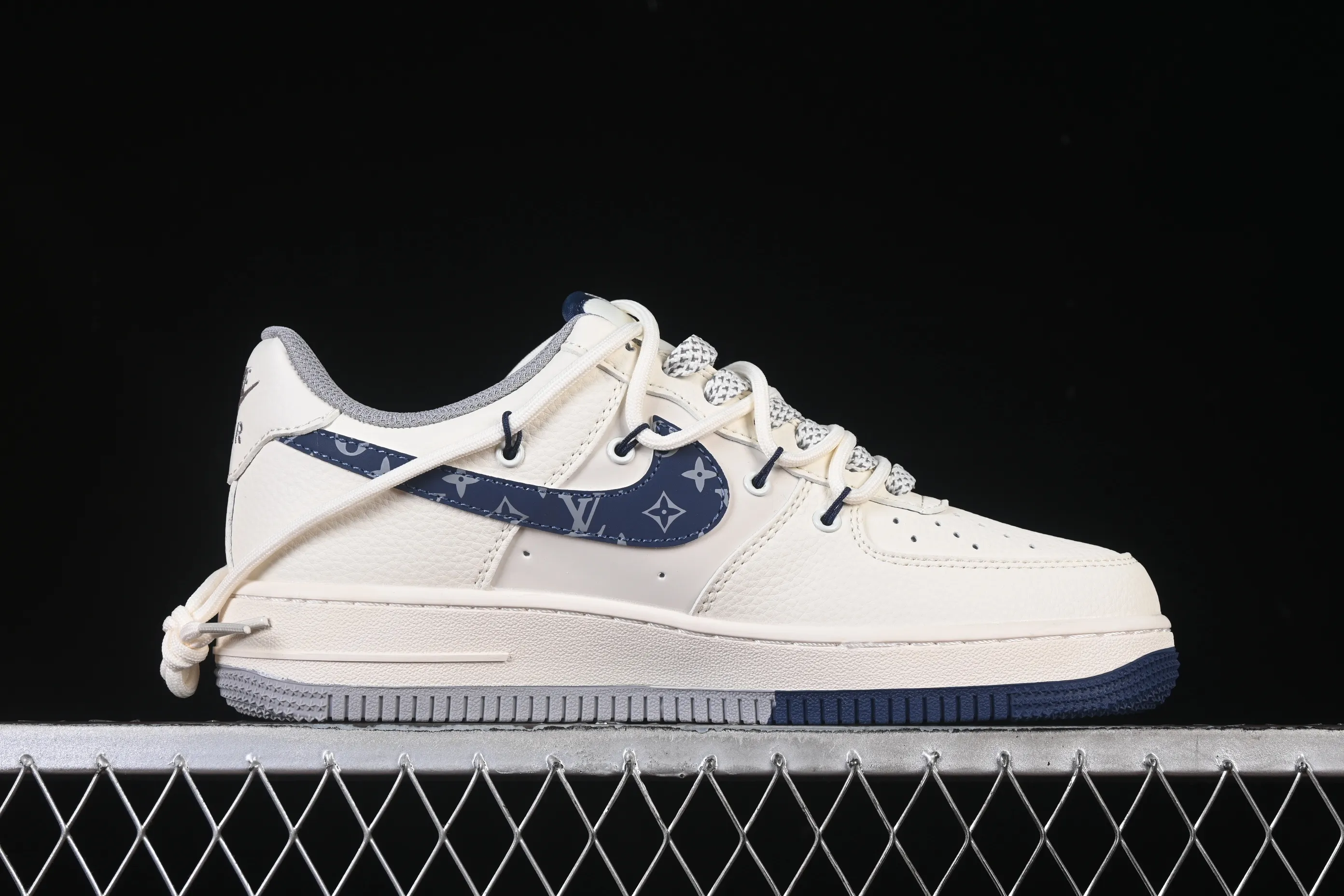 All categories Nk Air Force 1 Air Force series Nk Air Force 1 Low Air Force low-top Nike Air Force 1'07 Low LV joint flower blue hook drawstring Air Force 1 low-top casual sneakers DM6868-064